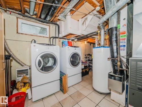 15212 60 Street, Edmonton, AB - Indoor Photo Showing Laundry Room