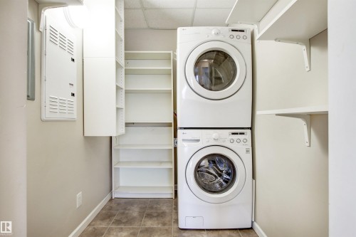 425 6083 Maynard Way E, Edmonton, AB - Indoor Photo Showing Laundry Room