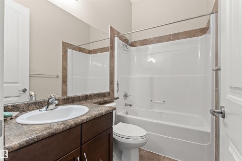425 6083 Maynard Way E, Edmonton, AB - Indoor Photo Showing Bathroom