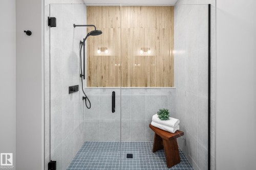 15 Newbury Circle, Sherwood Park, AB - Indoor Photo Showing Bathroom