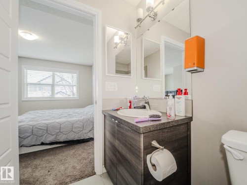 14 3710 Allan Drive, Edmonton, AB - Indoor