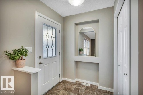 1512 70 Street Sw, Edmonton, AB - Indoor Photo Showing Other Room