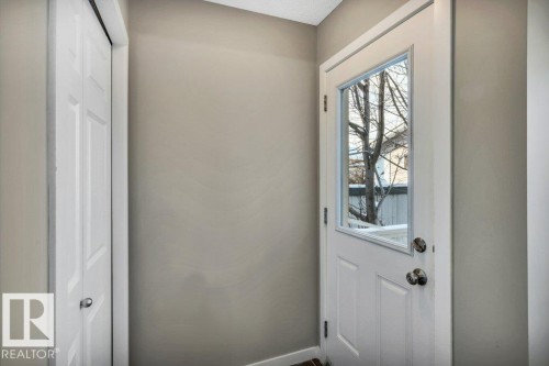 1512 70 Street Sw, Edmonton, AB - Indoor Photo Showing Other Room