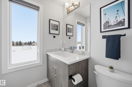 23 215 Saddleback Rd Nw, Edmonton, AB - Indoor Photo Showing Bathroom