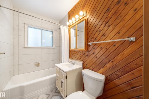 10525 134 Street, Edmonton, AB - Indoor Photo Showing Bathroom