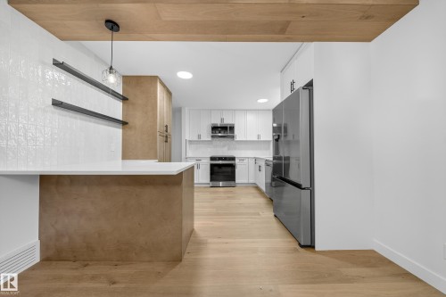11147 36A Avenue, Edmonton, AB - Indoor Photo Showing Kitchen