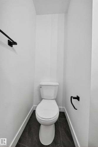 11147 36A Avenue, Edmonton, AB - Indoor Photo Showing Bathroom