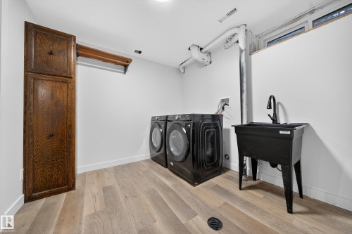 11147 36A Avenue, Edmonton, AB - Indoor Photo Showing Laundry Room