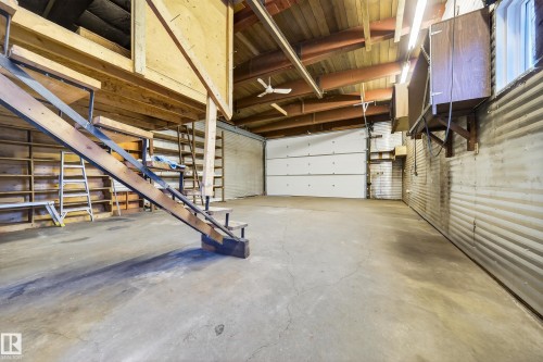 11147 36A Avenue, Edmonton, AB - Indoor Photo Showing Garage