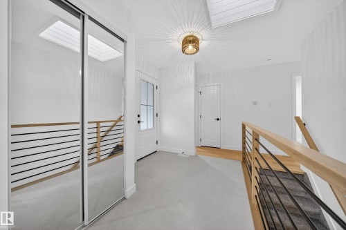 11147 36A Avenue, Edmonton, AB - Indoor Photo Showing Other Room