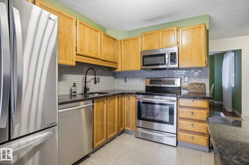 18024 96 Avenue, Edmonton, AB - Indoor Photo Showing Kitchen