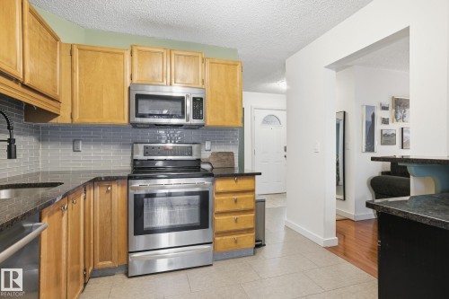 18024 96 Avenue, Edmonton, AB - Indoor Photo Showing Kitchen