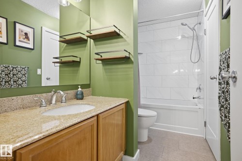 18024 96 Avenue, Edmonton, AB - Indoor Photo Showing Bathroom