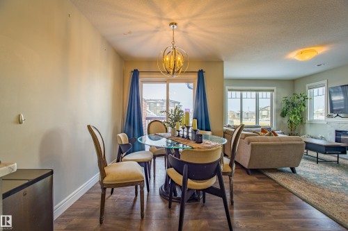 5704 Hawthorn Common, Edmonton, AB - Indoor