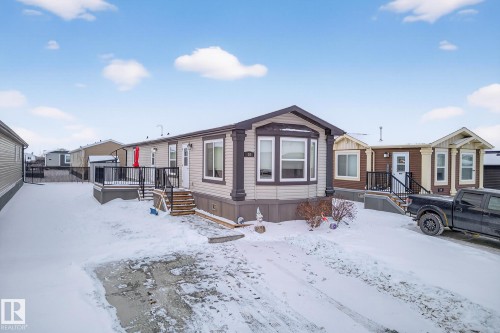 18 Aspen Avenue  Morinville, AB T8R 2P7