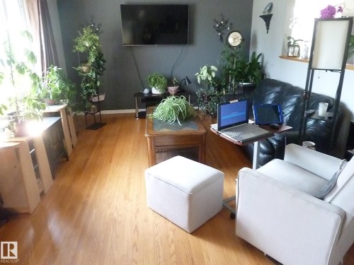 12836 107 Street, Edmonton, AB - Indoor Photo Showing Living Room