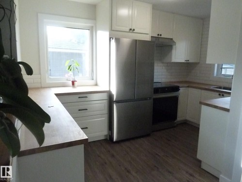 12836 107 Street, Edmonton, AB - Indoor Photo Showing Kitchen With Upgraded Kitchen