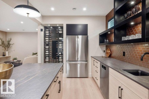 26 Easton Close, St. Albert, AB - Indoor Photo Showing Kitchen