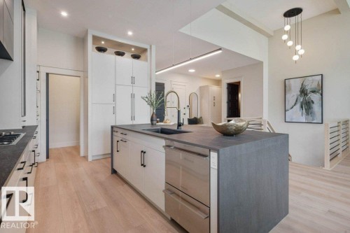 26 Easton Close, St. Albert, AB - Indoor Photo Showing Kitchen