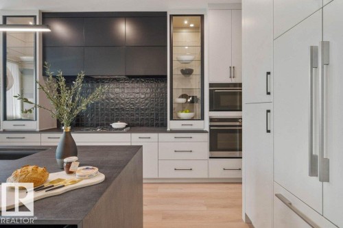 26 Easton Close, St. Albert, AB - Indoor Photo Showing Kitchen With Upgraded Kitchen