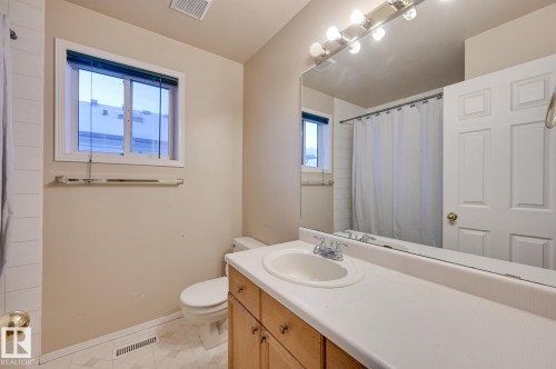 59 Highwood Boulevard, Devon, AB - Indoor Photo Showing Bathroom