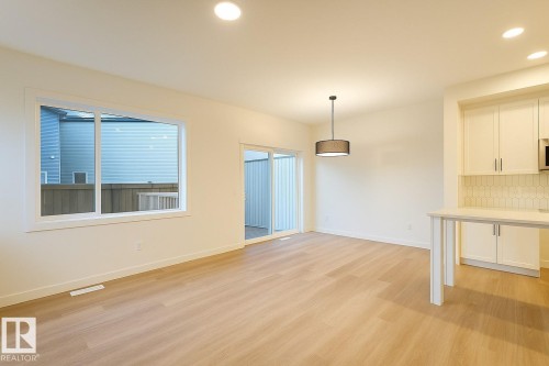 17 710 Mattson Drive, Edmonton, AB - Indoor