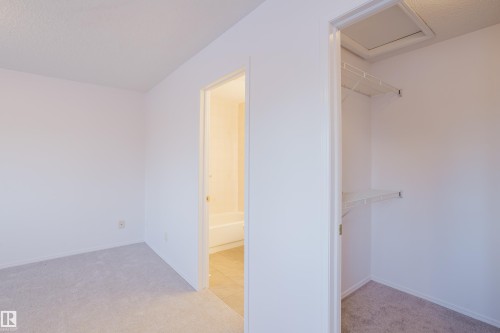 57 843 Youville Drive W, Edmonton, AB - Indoor