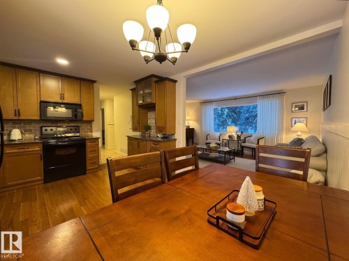 7211 83 Street, Edmonton, AB - Indoor