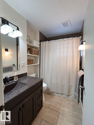 7211 83 Street, Edmonton, AB - Indoor