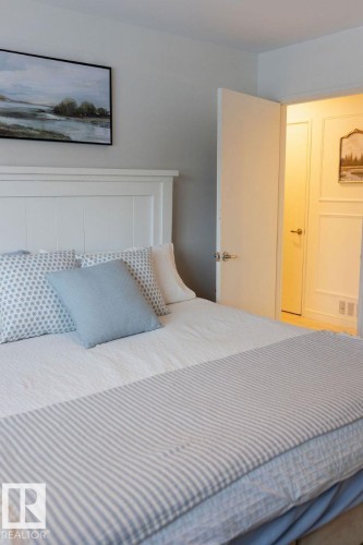 7211 83 Street, Edmonton, AB - Indoor Photo Showing Bedroom