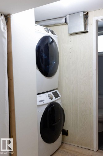 7211 83 Street, Edmonton, AB - Indoor Photo Showing Laundry Room