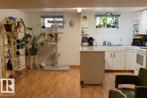 7211 83 Street, Edmonton, AB - Indoor Photo Showing Kitchen