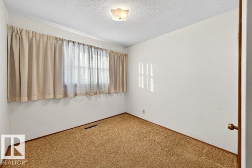 12224 55 Street Nw, Edmonton, AB - Indoor Photo Showing Other Room