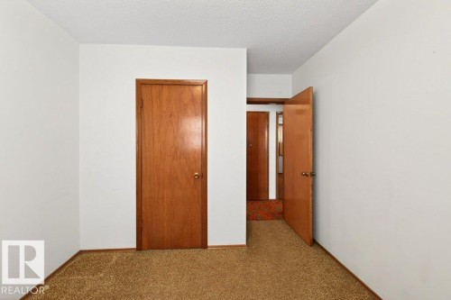 12224 55 Street Nw, Edmonton, AB - Indoor