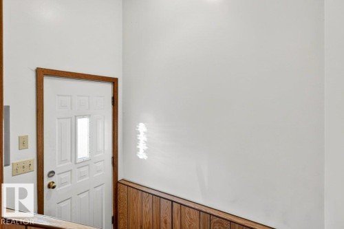 12224 55 Street Nw, Edmonton, AB - Indoor Photo Showing Other Room