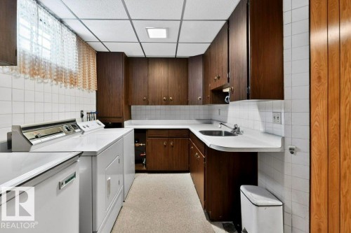 12224 55 Street Nw, Edmonton, AB - Indoor Photo Showing Other Room