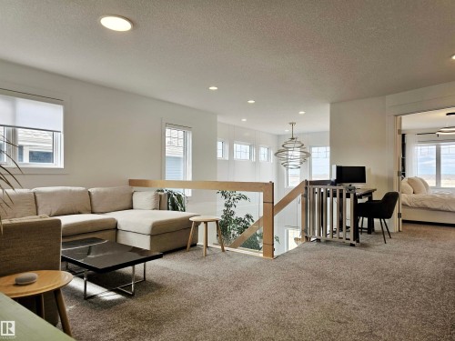 1265 Peregrine Terrace, Edmonton, AB - Indoor Photo Showing Living Room