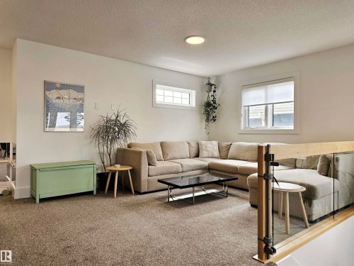 1265 Peregrine Terrace, Edmonton, AB - Indoor Photo Showing Living Room