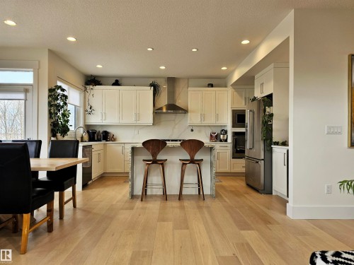 1265 Peregrine Terrace, Edmonton, AB - Indoor Photo Showing Kitchen With Upgraded Kitchen