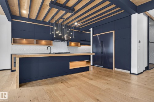 104 Edgewater Circle, Leduc, AB - Indoor Photo Showing Kitchen