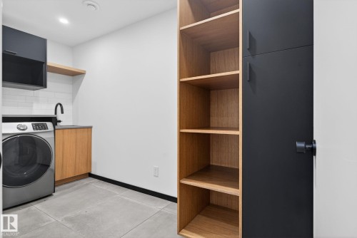 104 Edgewater Circle, Leduc, AB - Indoor Photo Showing Laundry Room
