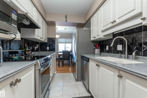 1105 10130 114 Street, Edmonton, AB - Indoor Photo Showing Kitchen