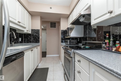 1105 10130 114 Street, Edmonton, AB - Indoor Photo Showing Kitchen