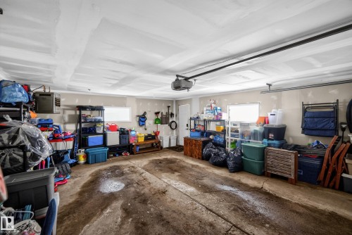 5604 91 Avenue, Edmonton, AB - Indoor Photo Showing Garage