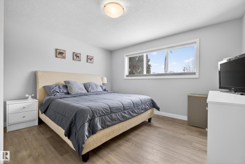 5604 91 Avenue, Edmonton, AB - Indoor Photo Showing Bedroom