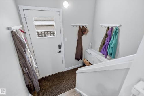 5604 91 Avenue, Edmonton, AB - Indoor Photo Showing Other Room