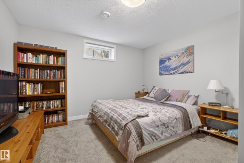 5604 91 Avenue, Edmonton, AB - Indoor Photo Showing Bedroom