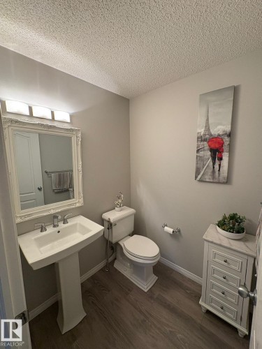 17023 38 Street, Edmonton, AB - Indoor Photo Showing Bathroom