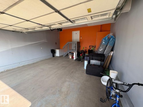 17023 38 Street, Edmonton, AB - Indoor Photo Showing Garage