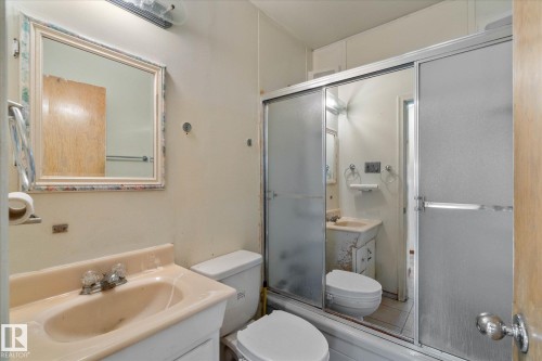 12916 71 Street, Edmonton, AB - Indoor Photo Showing Bathroom